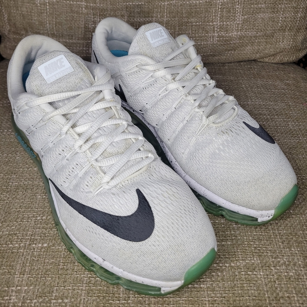 Nike Men's White and Black Athletic Shoes